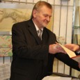 Fritz Stege erhält Bürgerehrenpreis Große Städte, größere als Isselburg, haben vielfach hauptamtliche Archivare, die sich um die jeweilige Stadtgeschichte kümmern. Dies ist in Isselburg...