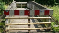 Lösung für die Reiterbrücke am Zehntweg in Sicht Zum Leidwesen vieler Fußgänger, Radfahrer und auch Reiter ist die Brücke am Zehntweg seit Monaten gesperrt. Der marode Zustand lässt...