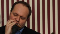 Arndt Baeck im Cafe Röschen – Mal sanft, mal rockig, aber immer live Es gibt Künstler, die füllen bei ihren Konzerten ganze Arenen. Aber es gibt auch solche, die diesen Anspruch gar nicht...