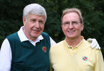 Von links: Diether Kraus (Kapitän des deutschen Teams) und Dr. Dietmar Ulbricht (der gute Geist des Turniers) hoffen auf ein regenfreies Turnier