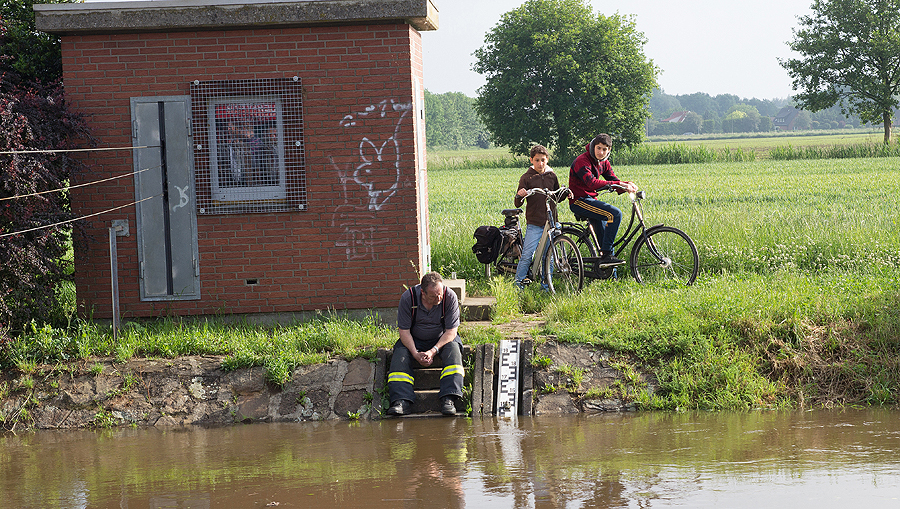 Die Feuerwehr überwachte am Pegelhaus an der Herzog-Adolf-Straße die Wasserhöhe