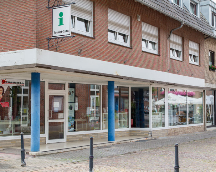 Tourist-Info, Bücherei und Archiv