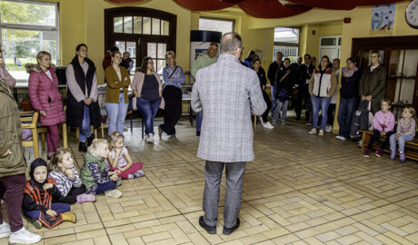Bürgermeister Michael Carbanje in der Grundschule Werth