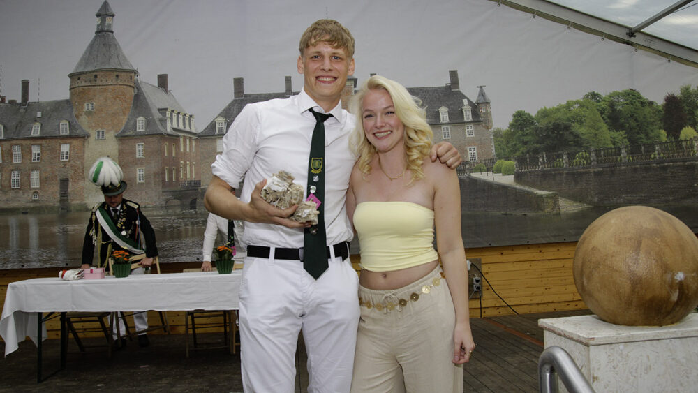 Fin Filip Spiekers und Alissa Spieker sind das Königspaar der Anholter Jungschützen