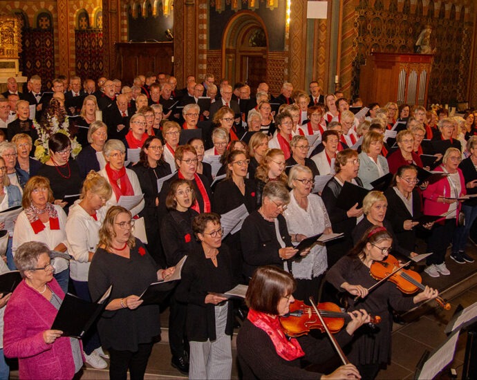Sieben Chöre singen gemeinsam