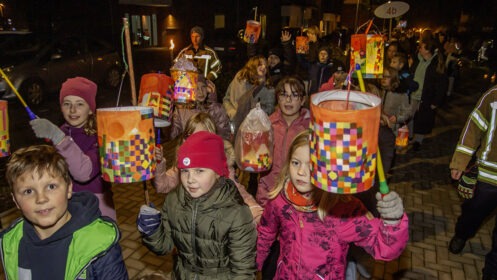 Viele Kinder nahmen 2024 am Anholter Martinszug teil (©Frithjof Nowakewitz)