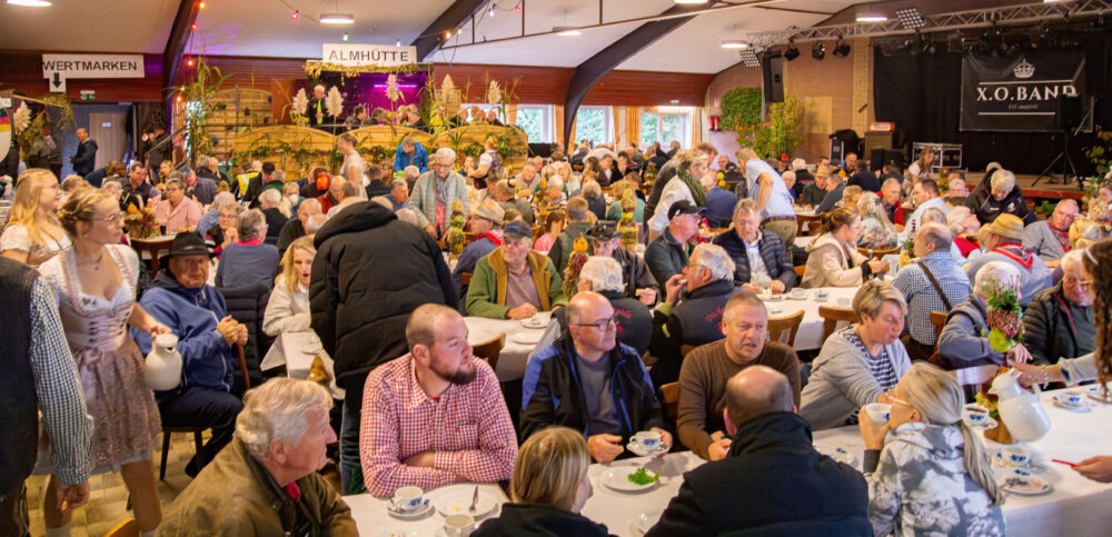 Kaffee und Kuchen in der Bürgerhalle