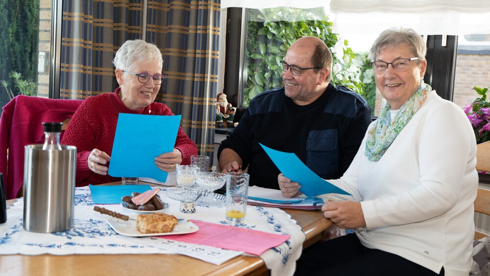 Ria Rensen, André ter Beek und Brigitte Lümen organisieren den Rentnertreff