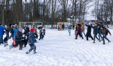 Schneeballschlacht