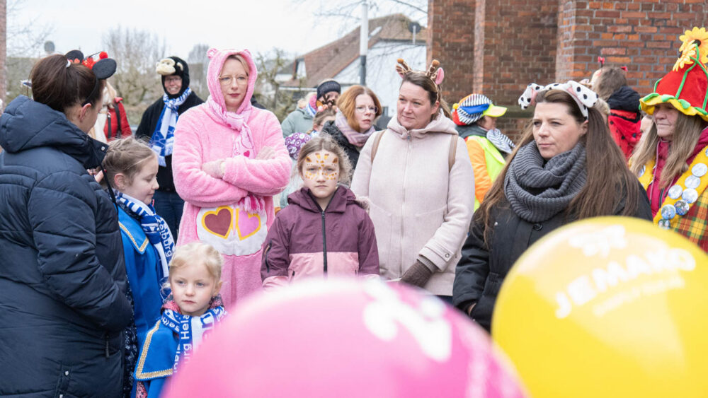 Karnevalistischer Frohsinn bei Minus-Temperatur